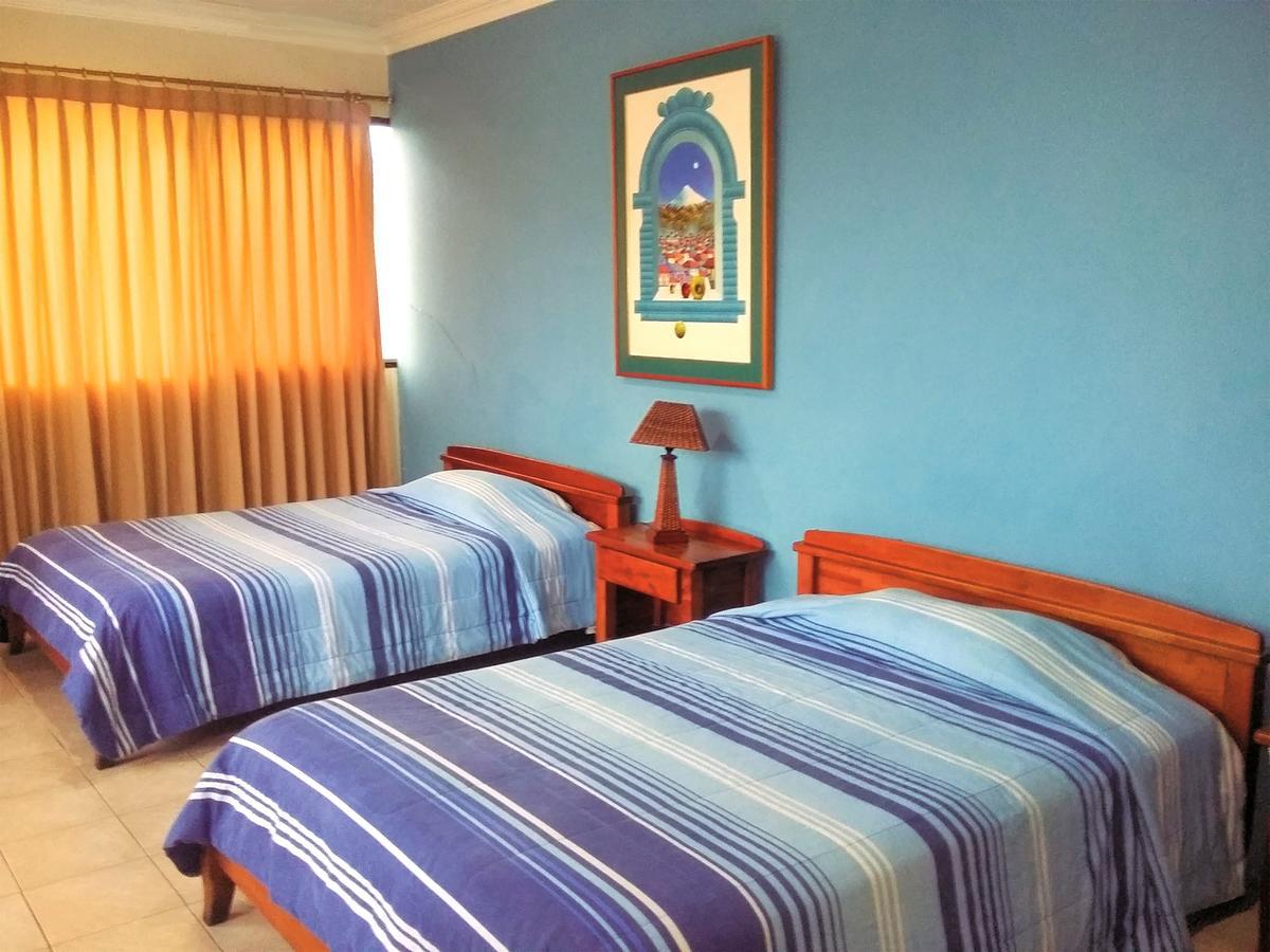 Hostal Solar Del Puerto Machala Exterior foto