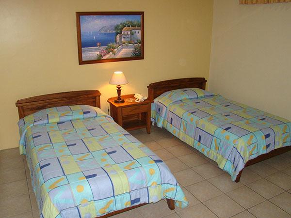 Hostal Solar Del Puerto Machala Exterior foto